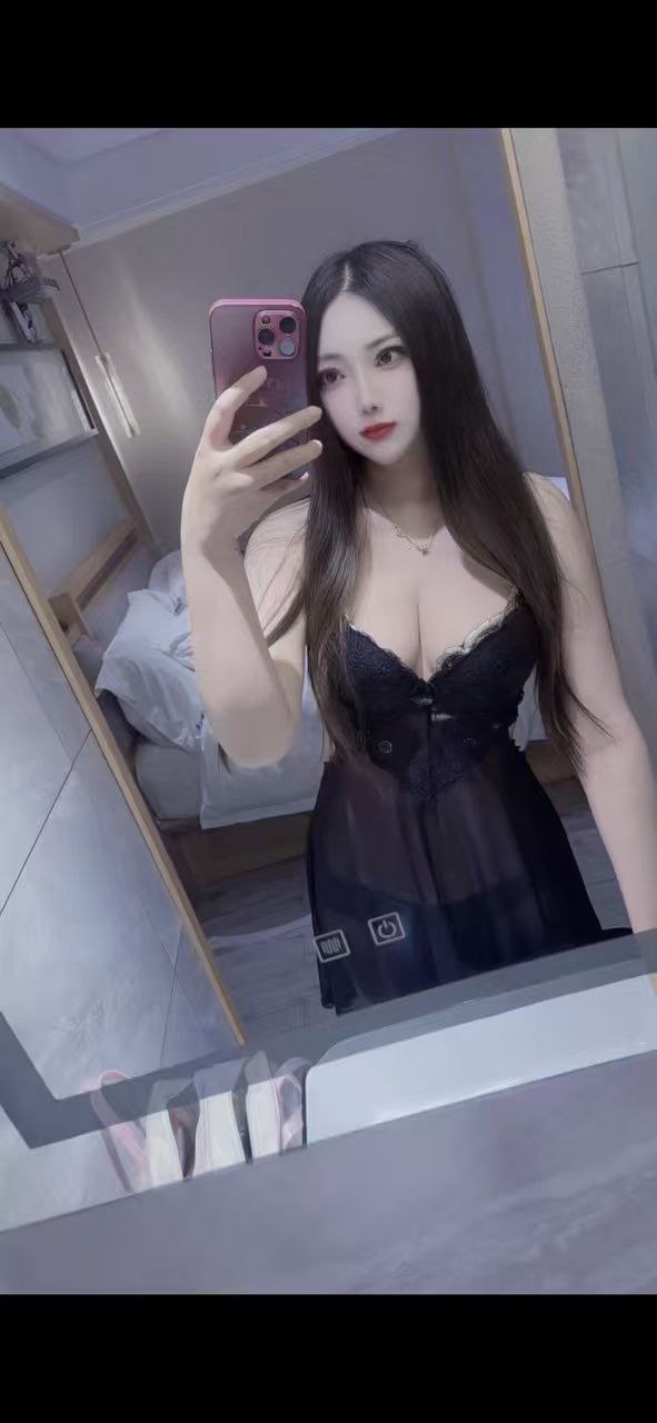 巨乳尤物凹凸有致奶子圆润