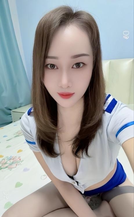 sm制服调教小骚妇