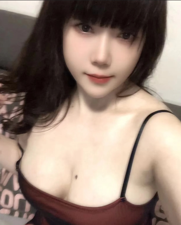 大奶小姐姐依然